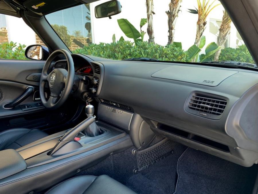 Интерьер Honda S2000 Berlina Black 2009 года  (фото 35 из 41)